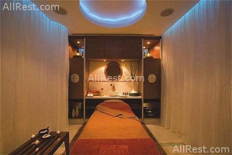Jumeirah Emirates Towers Hotel 36
